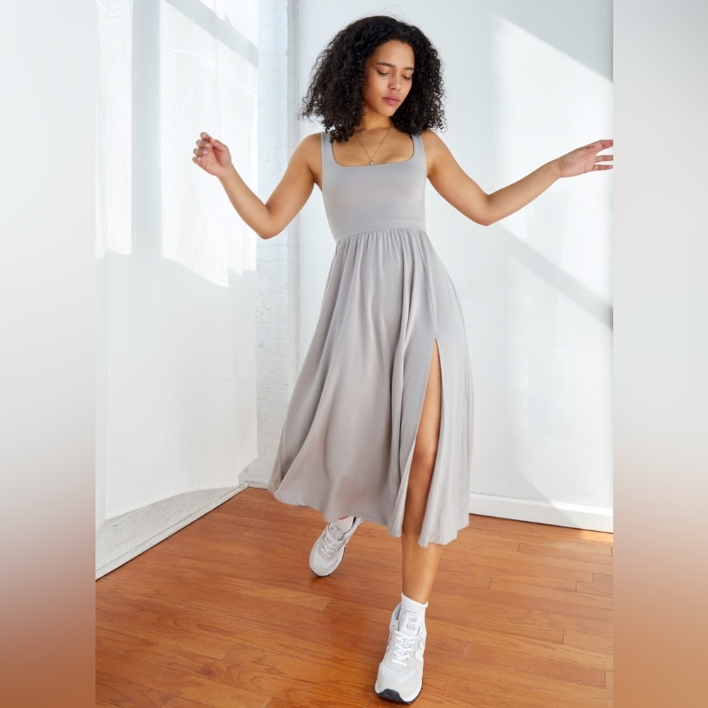 Aritzia Wilfred Market Slit Dress Gray Medium Soft Tencel Fabric Jersey Flowy